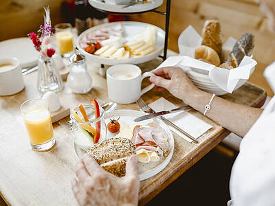 Frühstück vom Frühstücksbuffet im Hotel am Wolfgangsee