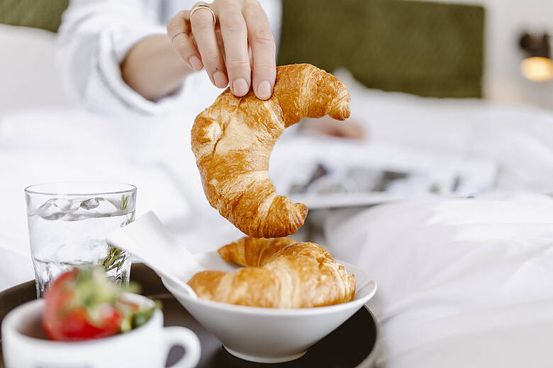 Frühstück im Zimmer in der Berau am Wolfgangsee