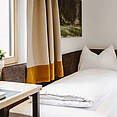 Modernes Doppelzimmer in der Berau am Wolfgangsee